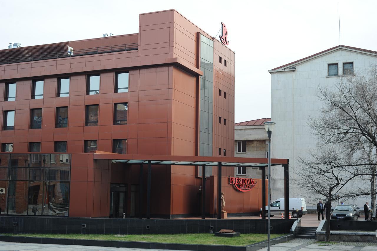Hotel Presidivm Palace Lovech Exterior foto