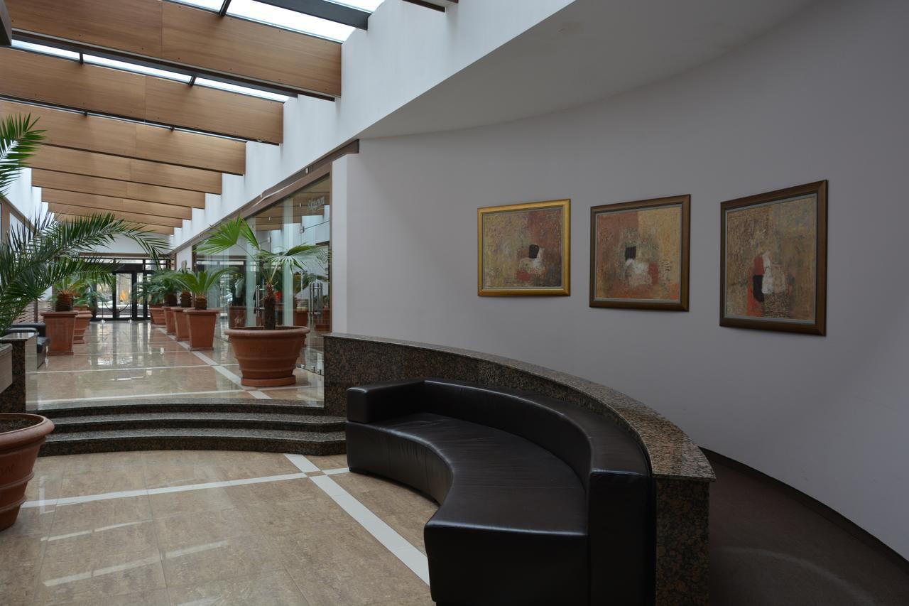 Hotel Presidivm Palace Lovech Exterior foto